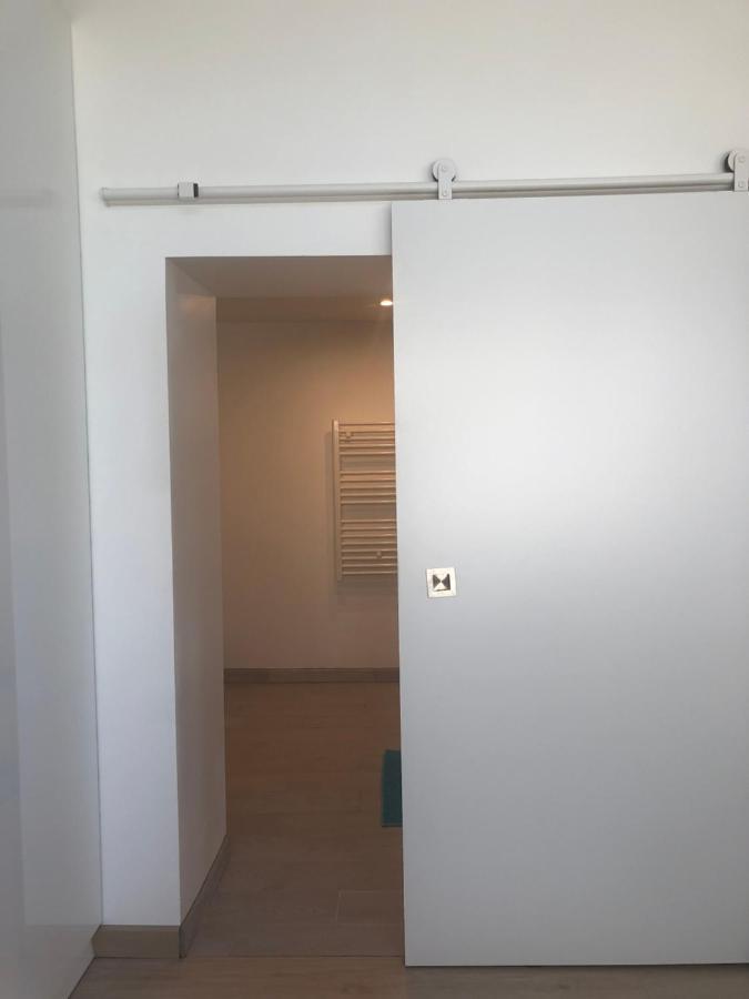 Appartement Paisible Proche Centre Ville Bron Buitenkant foto